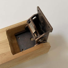 Load image into Gallery viewer, Saker 90 Degrees Self-locking Folding Hinge Anti-corrosion Invisible Connector