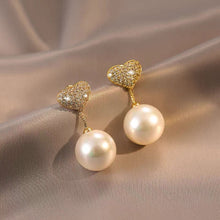 Load image into Gallery viewer, Heart Pearl Earrings