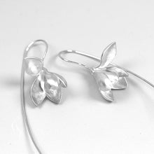 Load image into Gallery viewer, Simulation Magnolia Earrings