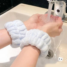 Load image into Gallery viewer, Microfiber Wrist Wash Towel Band