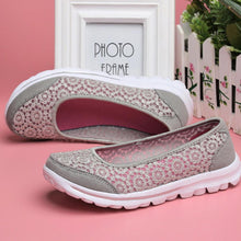Load image into Gallery viewer, Women&#39;s Lace Screen Breathable Net Flat Shoes
