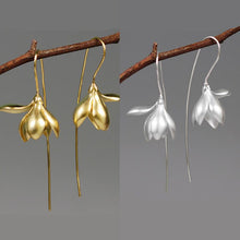 Load image into Gallery viewer, Simulation Magnolia Earrings