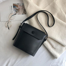 Load image into Gallery viewer, Women&#39;s Leather Bucket Bag
