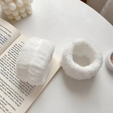 Load image into Gallery viewer, Microfiber Wrist Wash Towel Band