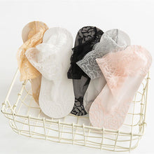 Load image into Gallery viewer, Ladies Fashion Lace Socks (6 Pairs)