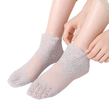 Load image into Gallery viewer, Ladies Fashion Lace Socks (6 Pairs)