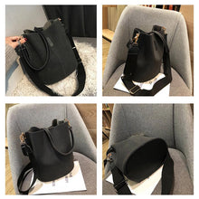 Load image into Gallery viewer, Women vintage shoulder bag with large capacity