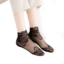 Load image into Gallery viewer, Ladies Fashion Lace Socks (6 Pairs)