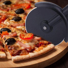 Load image into Gallery viewer, Wheel Roller Pizza Cutter