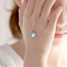 Load image into Gallery viewer, Aurore Borealis Silver Necklace