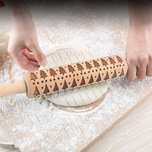 Load image into Gallery viewer, Carved beech wood rolling pin
