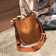 Load image into Gallery viewer, Women vintage shoulder bag with large capacity