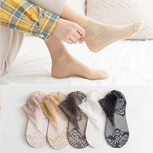 Load image into Gallery viewer, Ladies Fashion Lace Socks (6 Pairs)