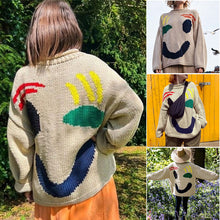 Load image into Gallery viewer, Lässiger Pullover mit Smiley-Muster
